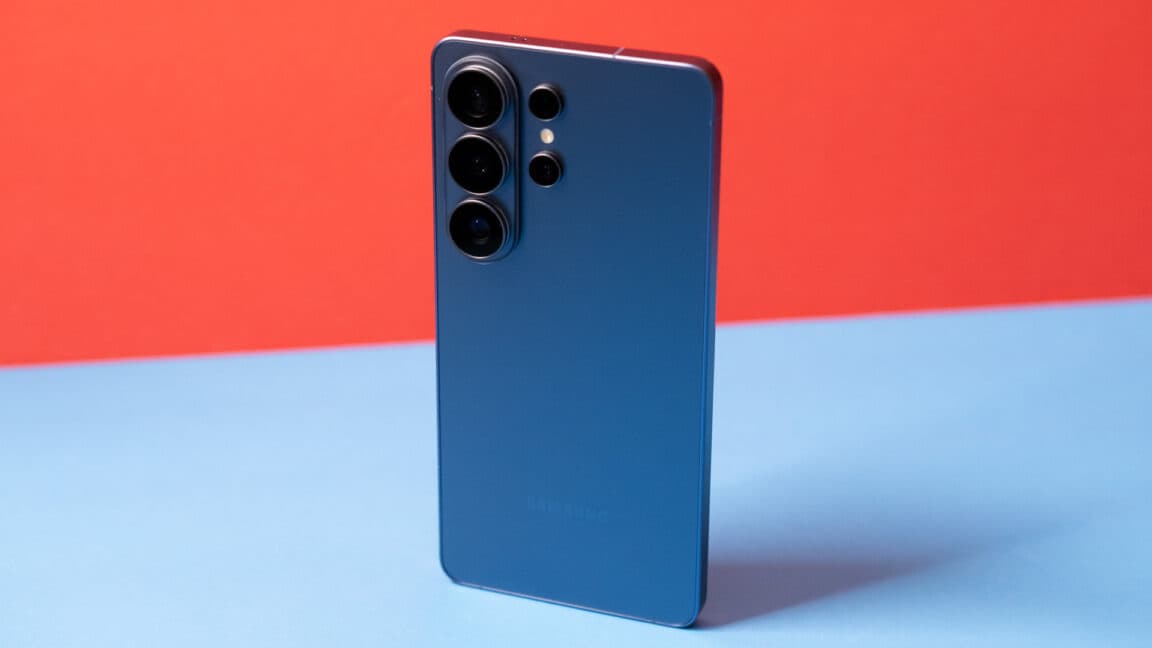 Samsung Galaxy S26 Ultra Review: Performance Meets Privacy