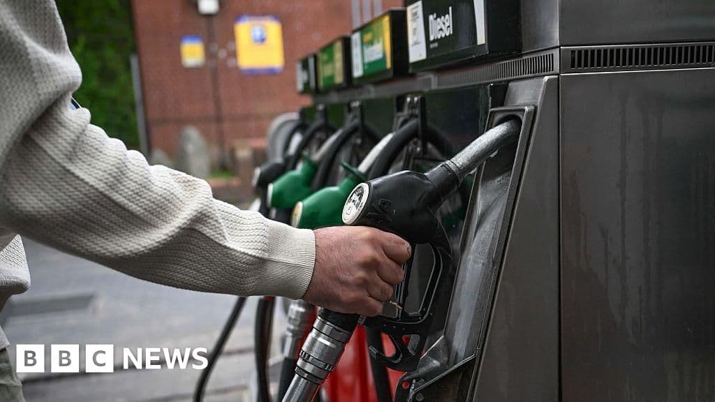 UK Eases Russian Oil Sanctions Amid Rising Fuel Prices