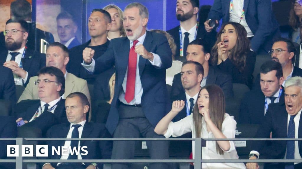 Spain's King Acknowledges Past Abuses in Mexico World Cup Invite