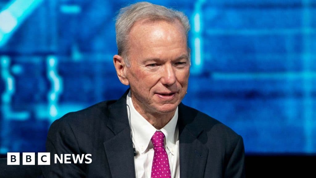 Shocking: Graduates Boo Former Google CEO Eric Schmidt Over AI