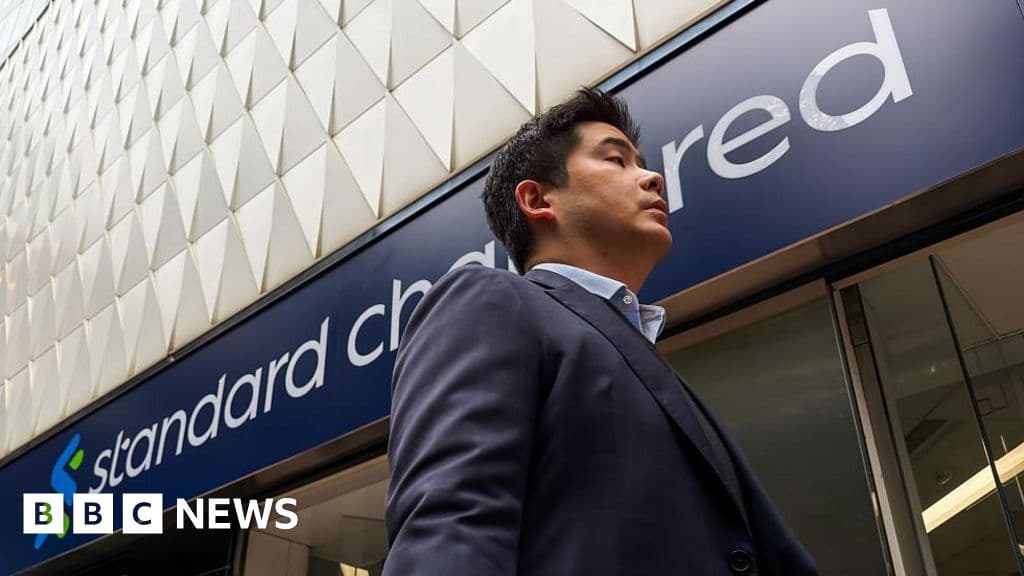 Standard Chartered to Slash 7,800 Jobs Amid AI Surge