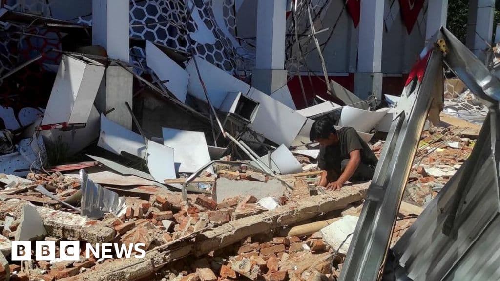 Major 7.4 Magnitude Earthquake Hits Indonesia, One Dead