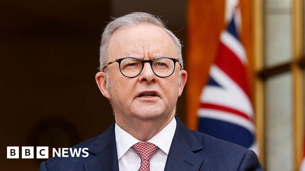 Shocking Heckling Mars Australian PM's Ramadan Mosque Visit