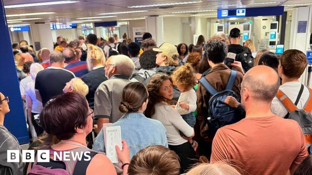 Border Control Chaos: EasyJet Passengers Face Nightmare Delays