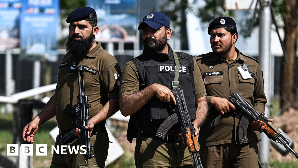 Major Blockade Standoff: US, Iran, and Pakistan's Peace Talks