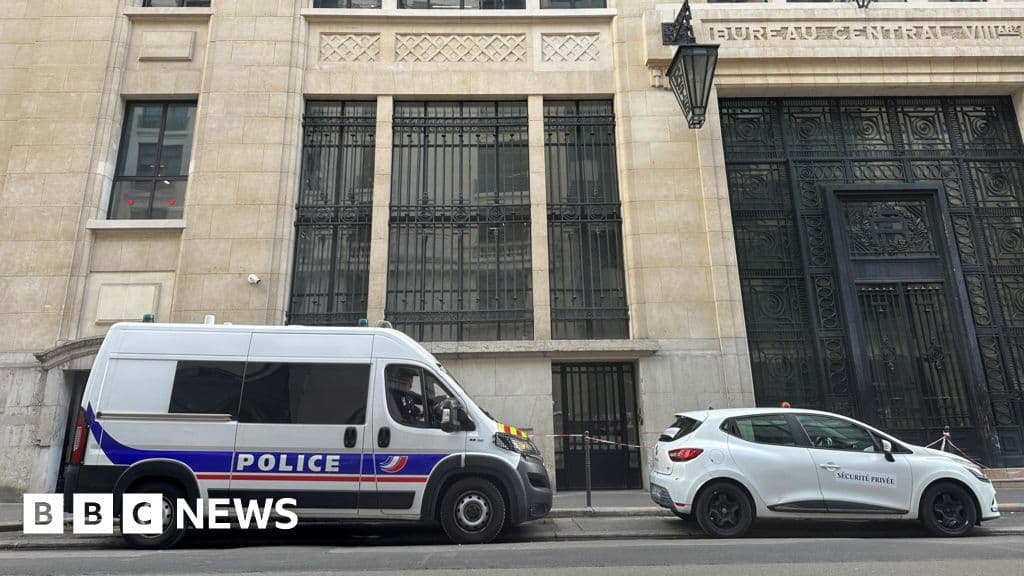Breaking: Three Arrested in Paris Bomb Attempt at Bank of America