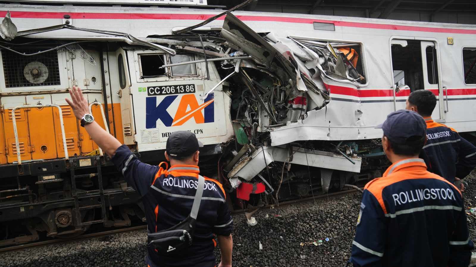 Tragic Train Collision in Indonesia: 7 Dead, 80 Injured