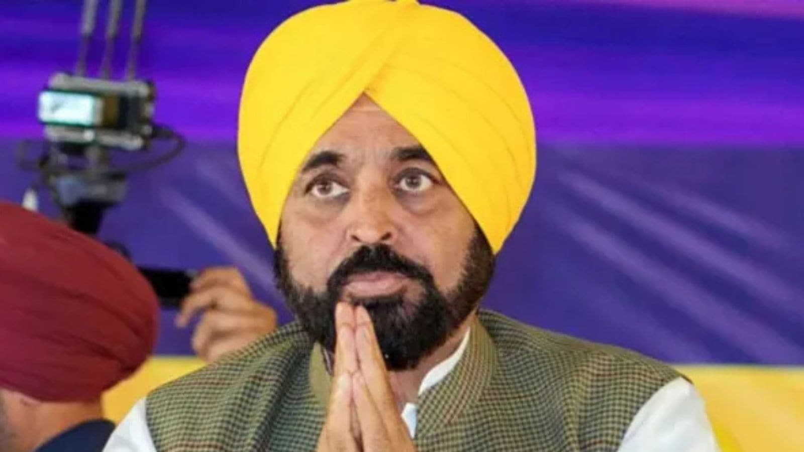 Controversy Erupts Over Bhagwant Mann's Image on Ration Kits