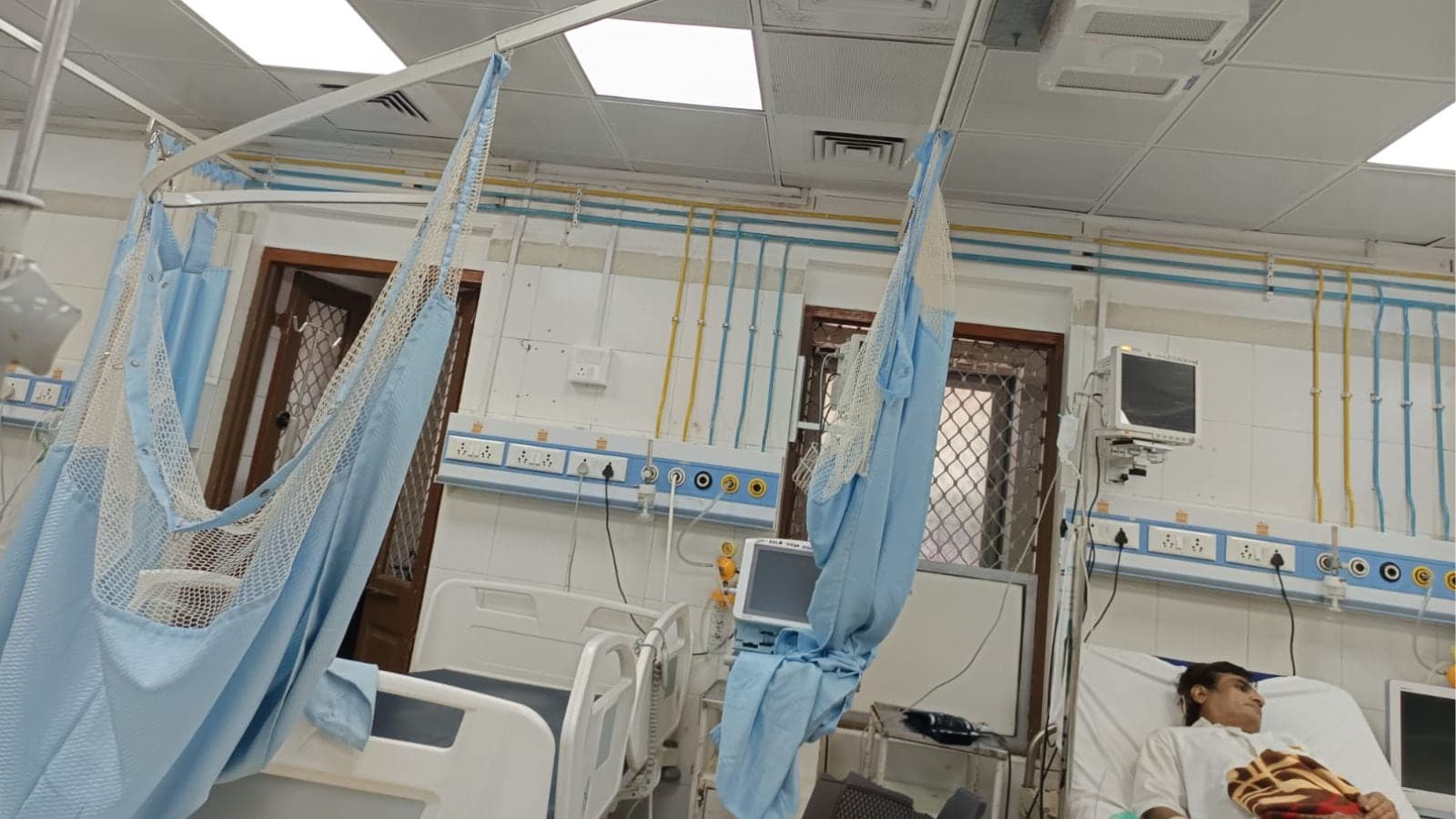 Shocking Attack on Doctors in Mumbai’s Bhabha Hospital