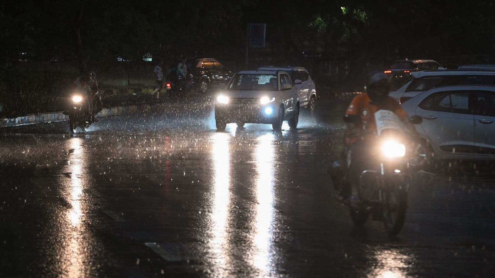 Major Thunderstorms Bring Temporary Relief from Delhi Heat