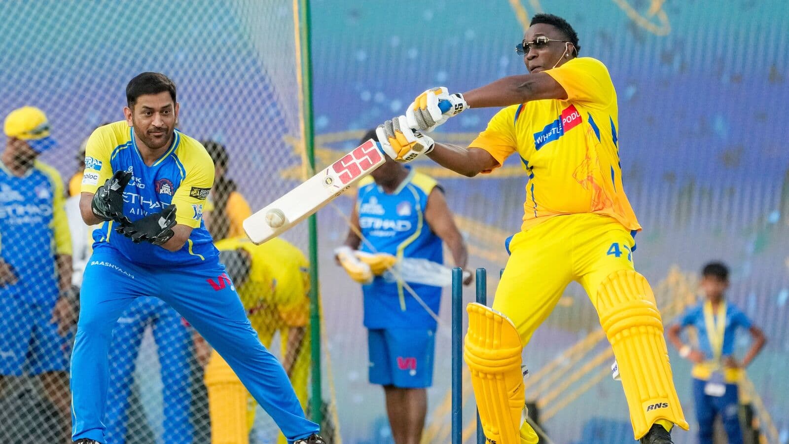MS Dhoni and DJ Bravo Set Chepauk Dancing at ROAR 2026