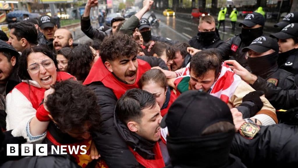 Breaking: Over 500 Arrested in Istanbul May Day Protests