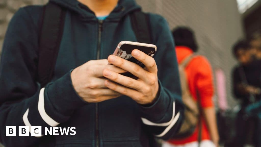 Major Call to Block Unsafe Platforms for Kids Under 16
