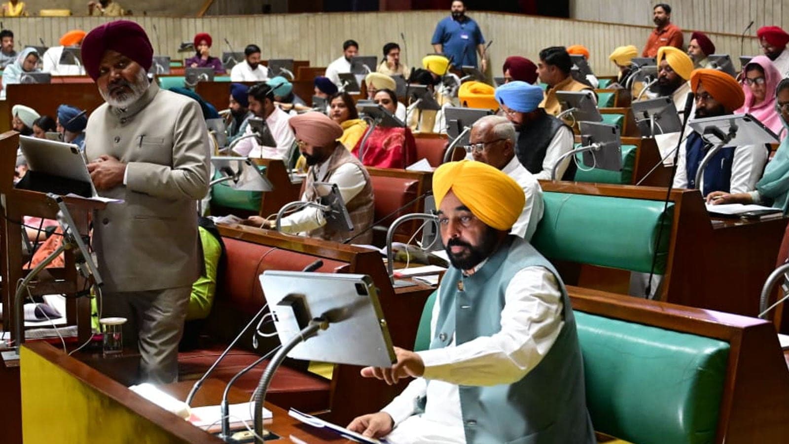 AAP Gains Confidence Amid Defections: CM Mann Reassures Party