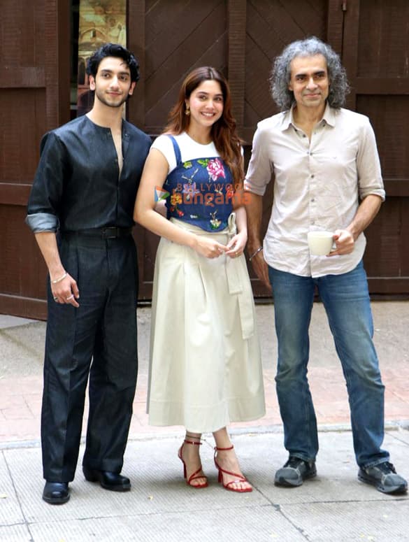 Bollywood Stars Vedang Raina, Sharvari, and Imtiaz Ali Spotted