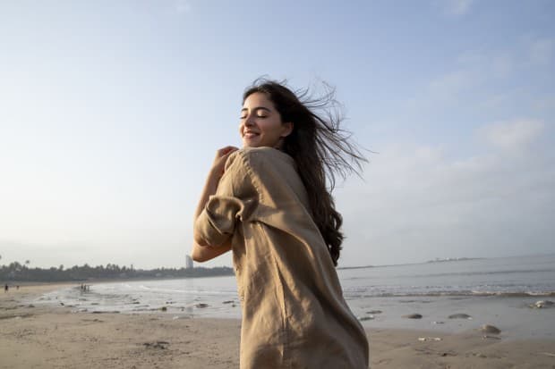 7 Stunning Moments of Ananya Panday in Dharma Romance Style