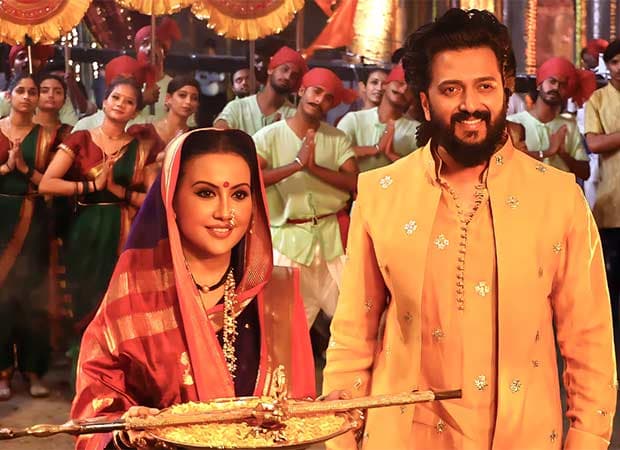 Amruta Fadnavis Celebrates Maharashtra Day with 'Naman Tula'