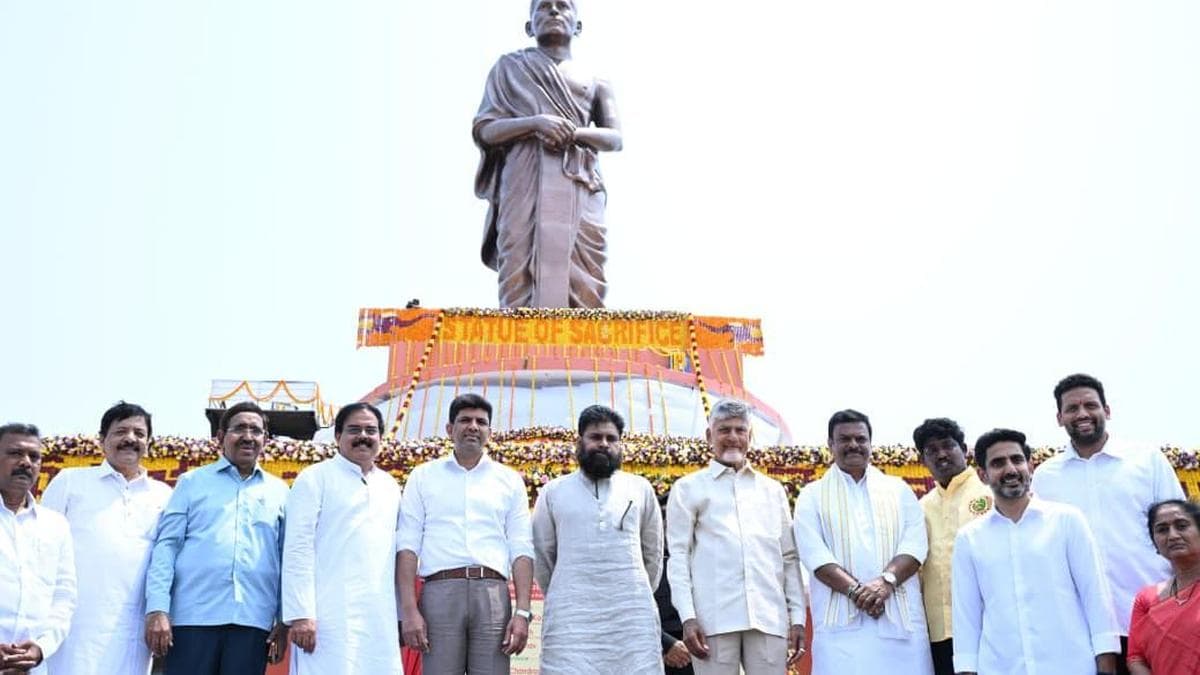 Chandrababu Naidu Unveils Monumental Potti Sriramulu Statue