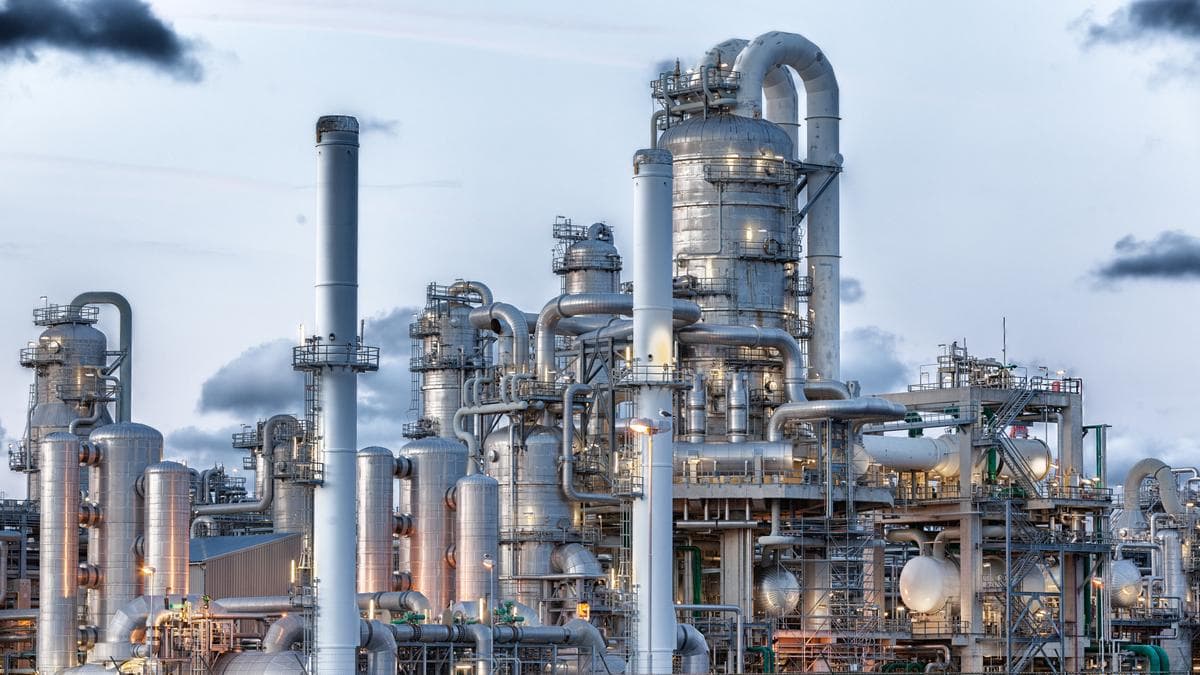 Major Asian Refiners Eye Iranian Oil After Sanctions Lifted