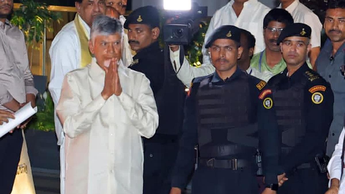 Chandrababu Naidu Chooses Common Queue for Tirumala Visit