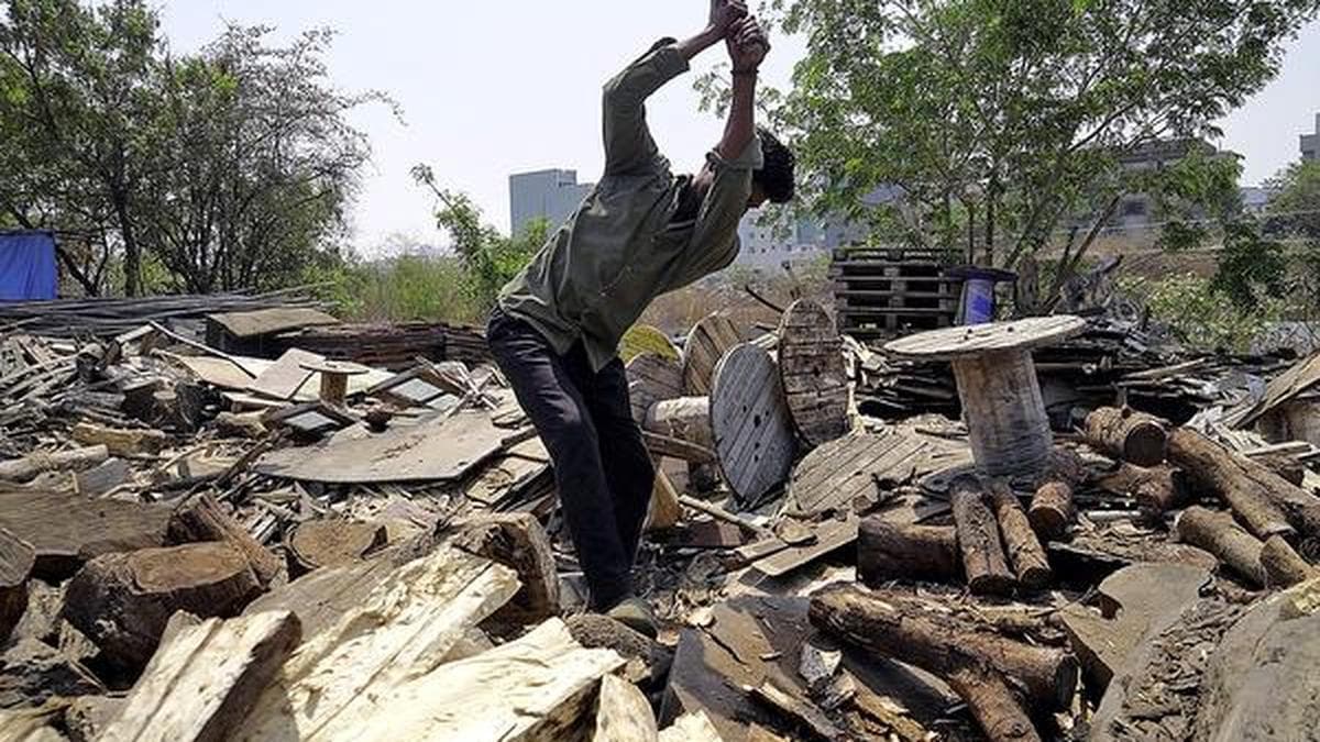 LPG Crisis Forces Major Cooking Changes in Hyderabad