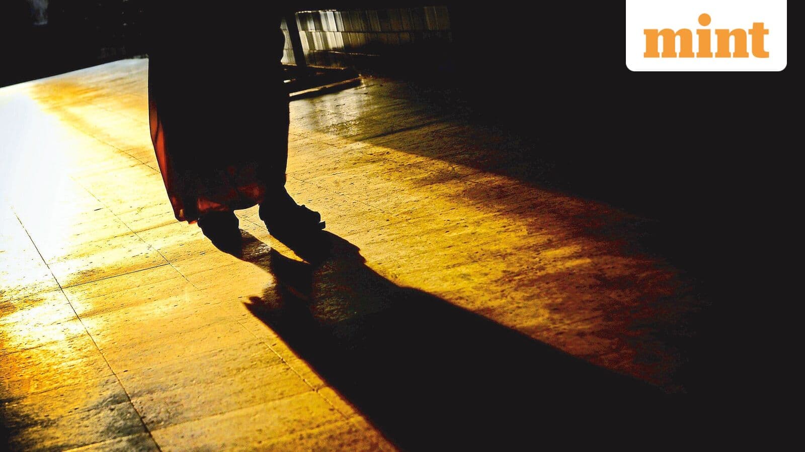 Tragic Incident in Greater Noida: MBA Student Dies by Suicide